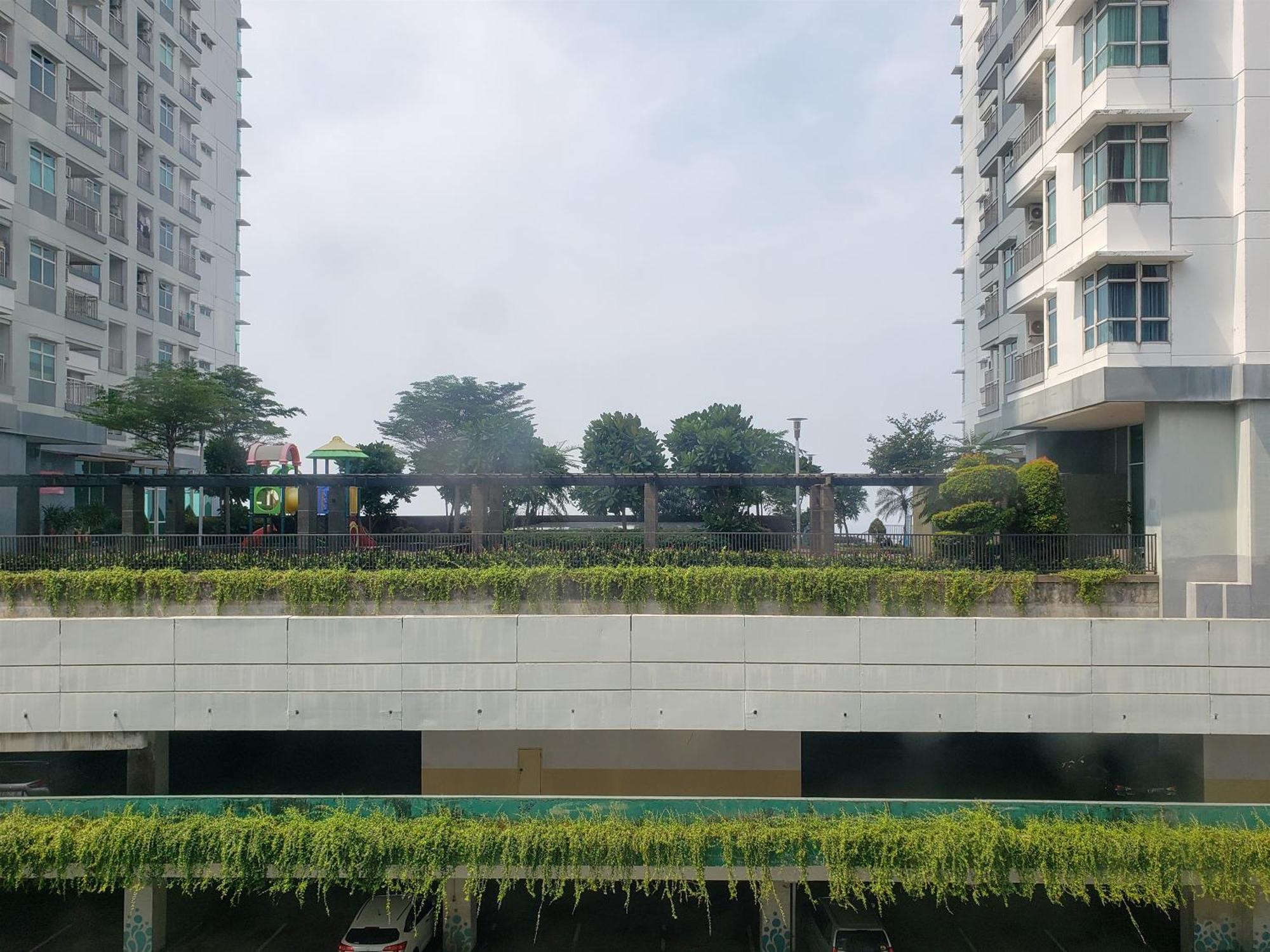 Apartment And Cozy Living 2br At Bay Pluit By Travelio