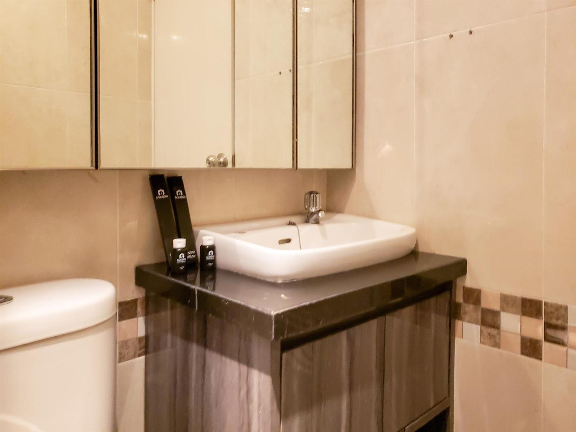 Apartment And Cozy Living 2br At Bay Pluit By Travelio